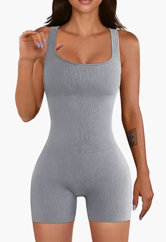 Sculpt & Shape™ Jumpsuit: Ihr Schlüssel zu einer mühelosen Sanduhr-Figur