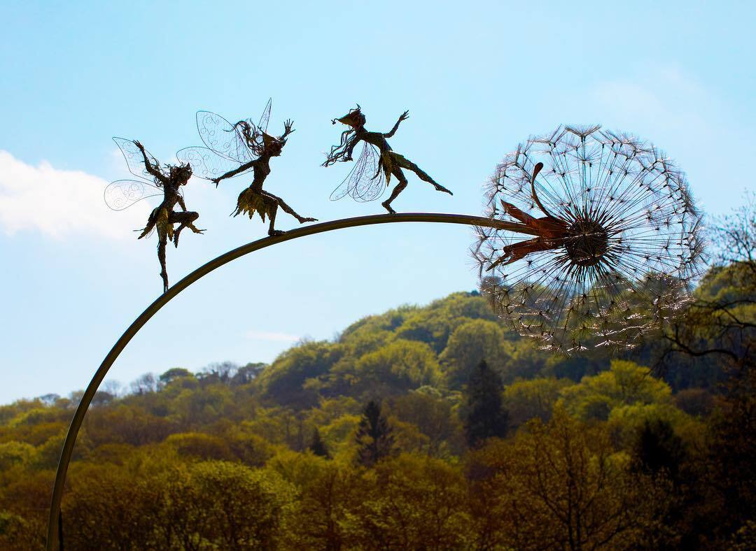 Perfekte Wunderland-Gartendekoration - Die Geister tanzen